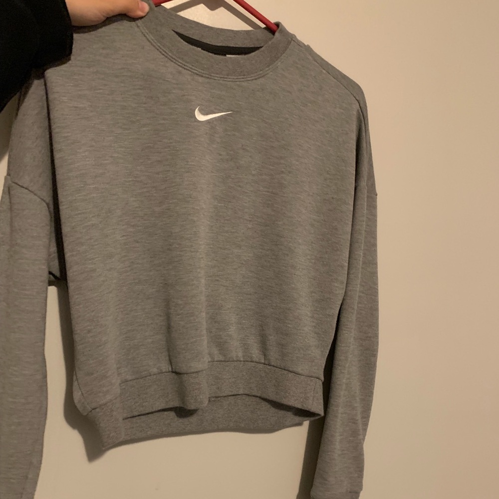NIKE crewneck sweatshirt